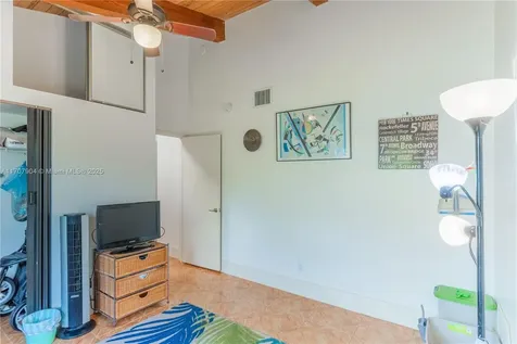 2617 S Parkview Drive Hallandale Beach FL 33009