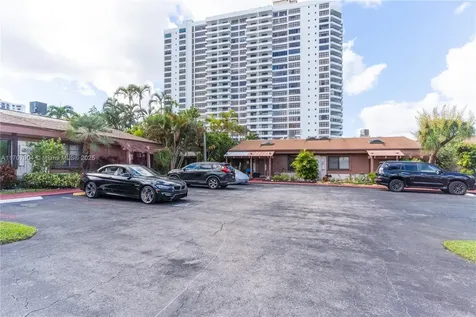2617 S Parkview Drive Hallandale Beach FL 33009
