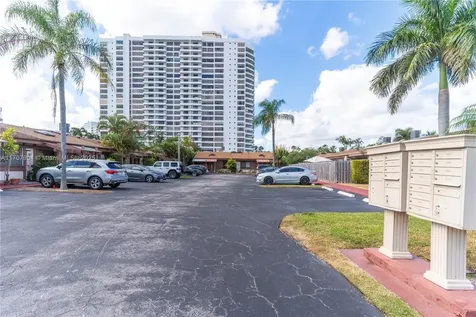 2617 S Parkview Drive Hallandale Beach FL 33009