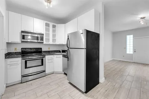 1622 Bay Road Miami Beach FL 33139