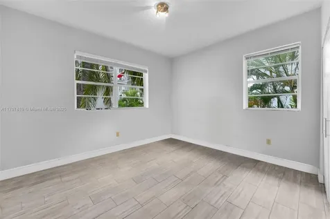 1622 Bay Road Miami Beach FL 33139