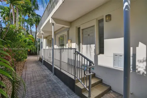 1622 Bay Road Miami Beach FL 33139