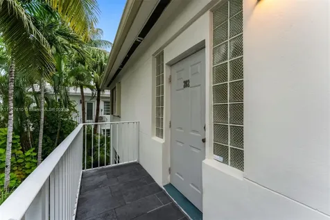 1622 Bay Road Miami Beach FL 33139