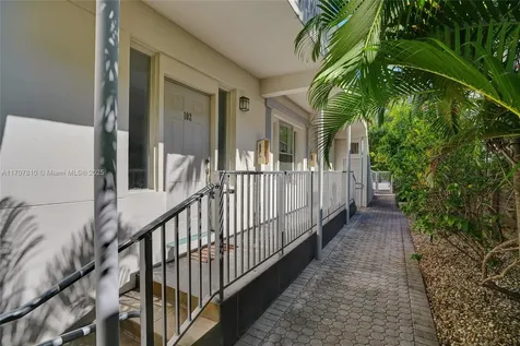 1622 Bay Road Miami Beach FL 33139