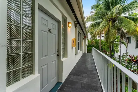 1622 Bay Road Miami Beach FL 33139