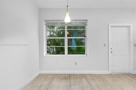 1622 Bay Road Miami Beach FL 33139