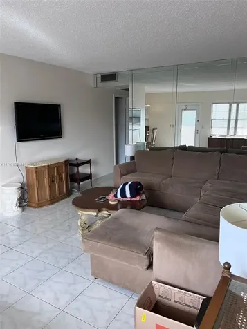 324 Fanshaw H Boca Raton FL 33434