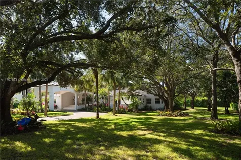 12100 SW 60th Court Pinecrest FL 33156