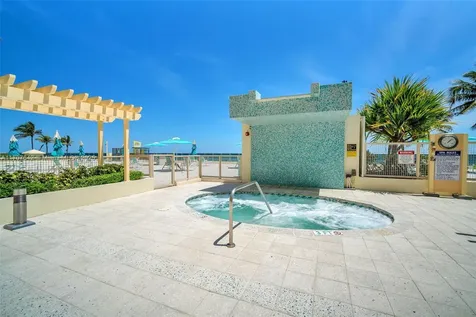 2501 S Ocean Drive Hollywood FL 33019