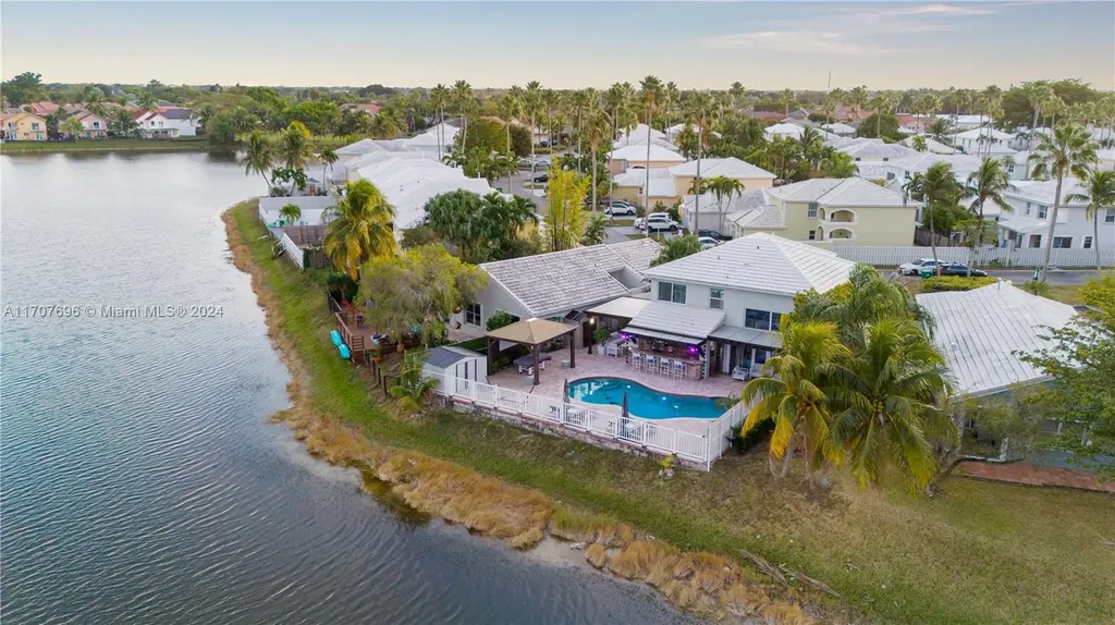 15401 SW 47th Terrace Miami FL 33185