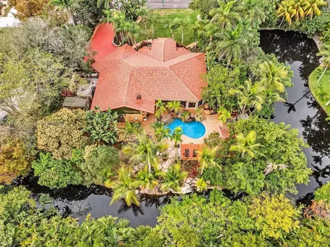 2350 SW 106th Way Davie FL 33324
