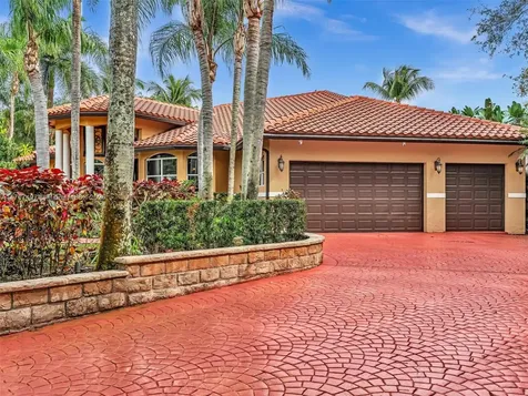 2350 SW 106th Way Davie FL 33324