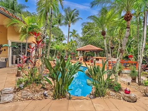 2350 SW 106th Way Davie FL 33324
