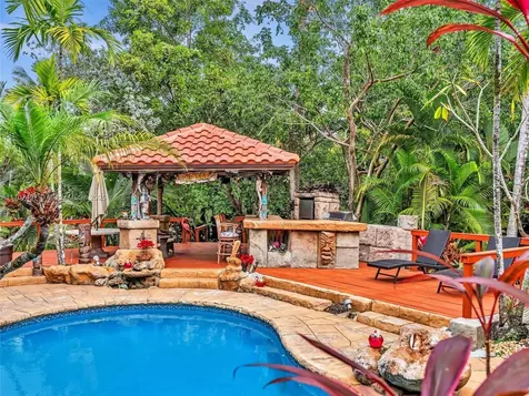 2350 SW 106th Way Davie FL 33324