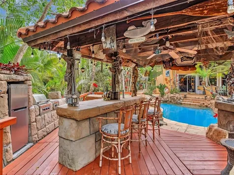 2350 SW 106th Way Davie FL 33324