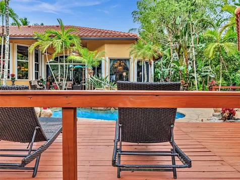 2350 SW 106th Way Davie FL 33324