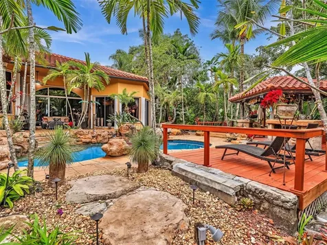 2350 SW 106th Way Davie FL 33324