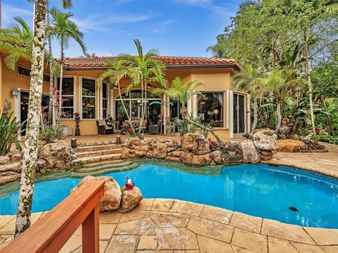 2350 SW 106th Way Davie FL 33324