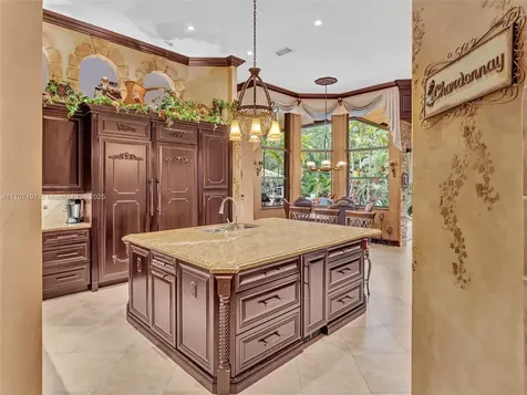 2350 SW 106th Way Davie FL 33324
