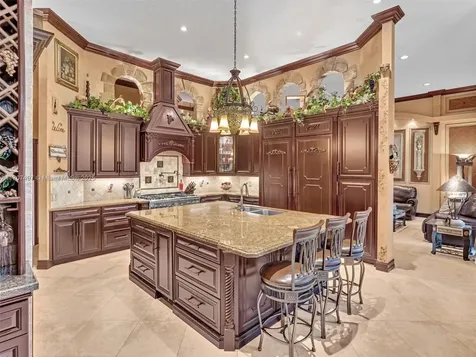 2350 SW 106th Way Davie FL 33324
