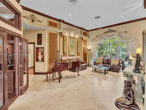 2350 SW 106th Way Davie FL 33324