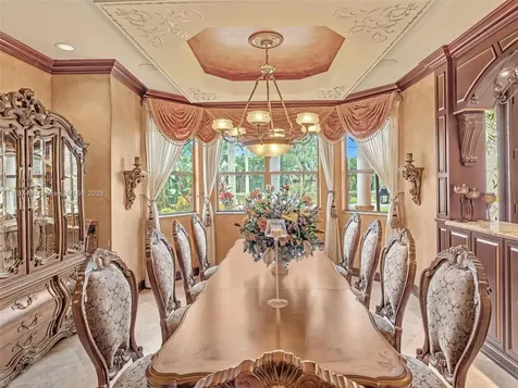 2350 SW 106th Way Davie FL 33324