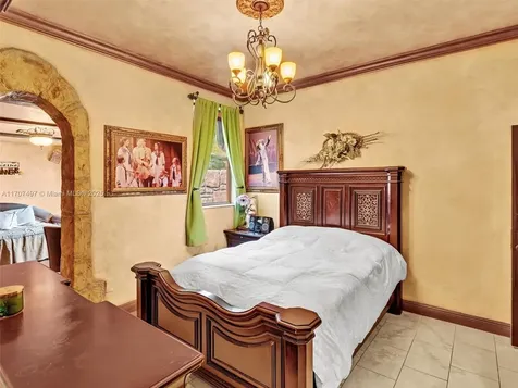 2350 SW 106th Way Davie FL 33324