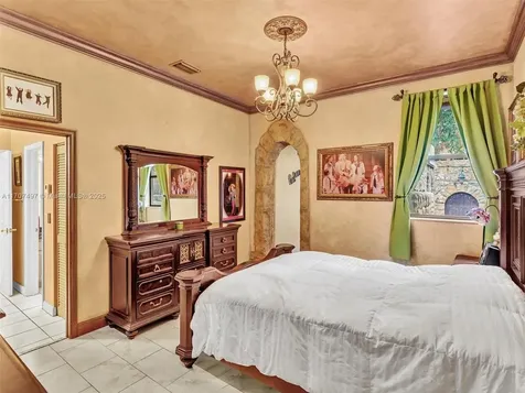 2350 SW 106th Way Davie FL 33324