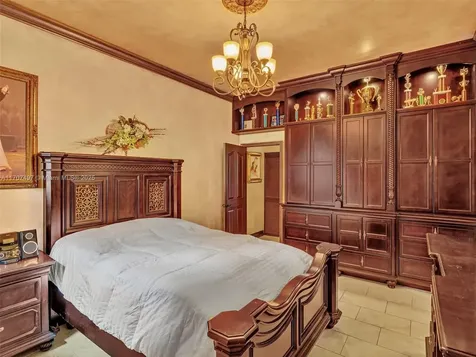 2350 SW 106th Way Davie FL 33324