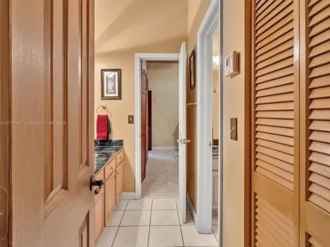 2350 SW 106th Way Davie FL 33324