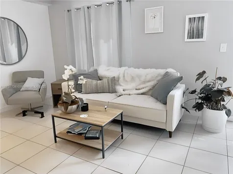 1325 NE 5th Avenue Fort Lauderdale FL 33304