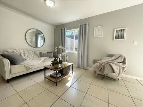 1325 NE 5th Avenue Fort Lauderdale FL 33304