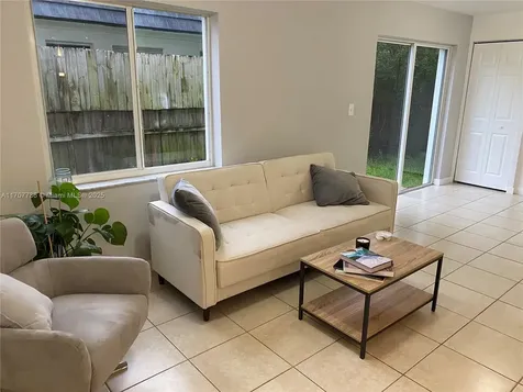 1325 NE 5th Avenue Fort Lauderdale FL 33304