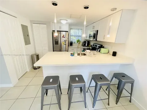 1325 NE 5th Avenue Fort Lauderdale FL 33304