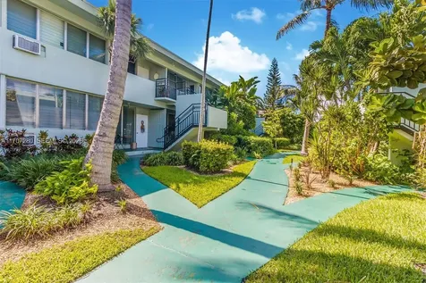 1060 98 Street Bay Harbor Islands FL 33154