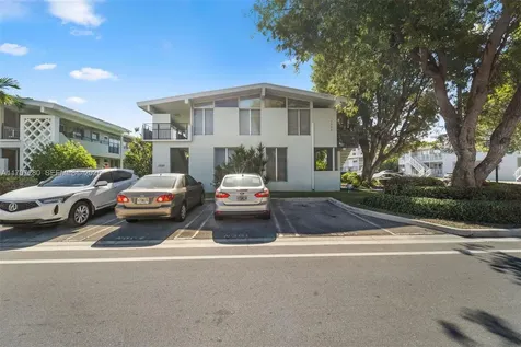 1060 98 Street Bay Harbor Islands FL 33154