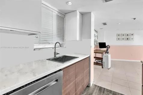1881 Washington Avenue Miami Beach FL 33139