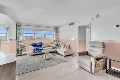 1881 Washington Avenue Miami Beach FL 33139
