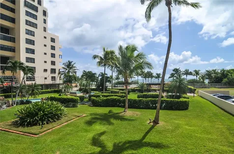 5005 Collins Avenue Miami Beach FL 33140