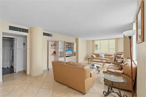 5005 Collins Avenue Miami Beach FL 33140