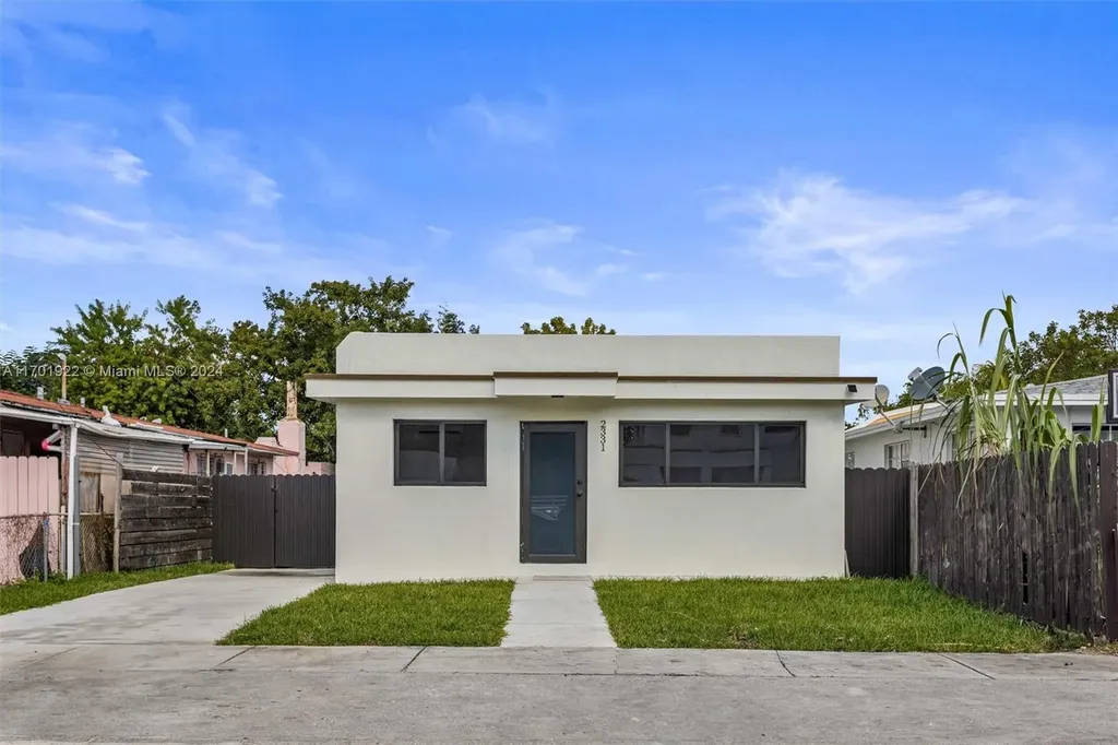 2331 NW 31st Street Miami FL 33142