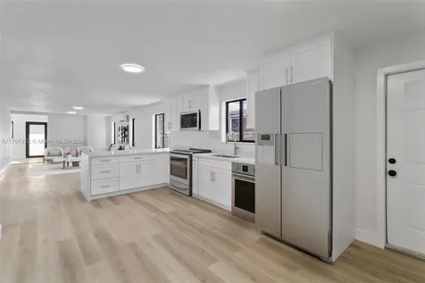 2331 NW 31st Street Miami FL 33142