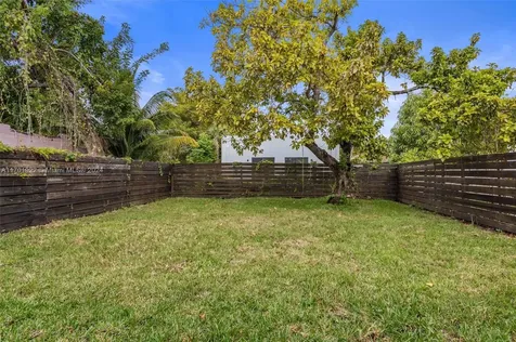 2331 NW 31st Street Miami FL 33142