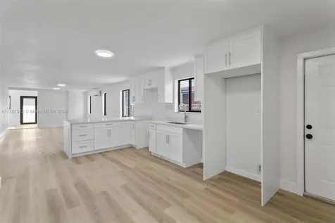2331 NW 31st Street Miami FL 33142