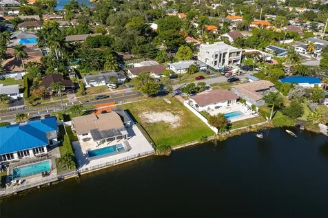 21301 NE 24th Court Miami FL 33180