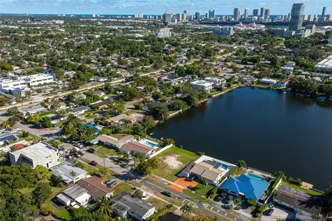 21301 NE 24th Court Miami FL 33180