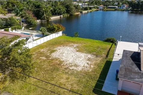 21301 NE 24th Court Miami FL 33180