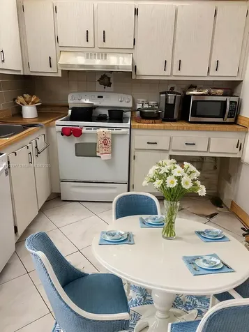 1830 SW 81st Avenue North Lauderdale FL 33068