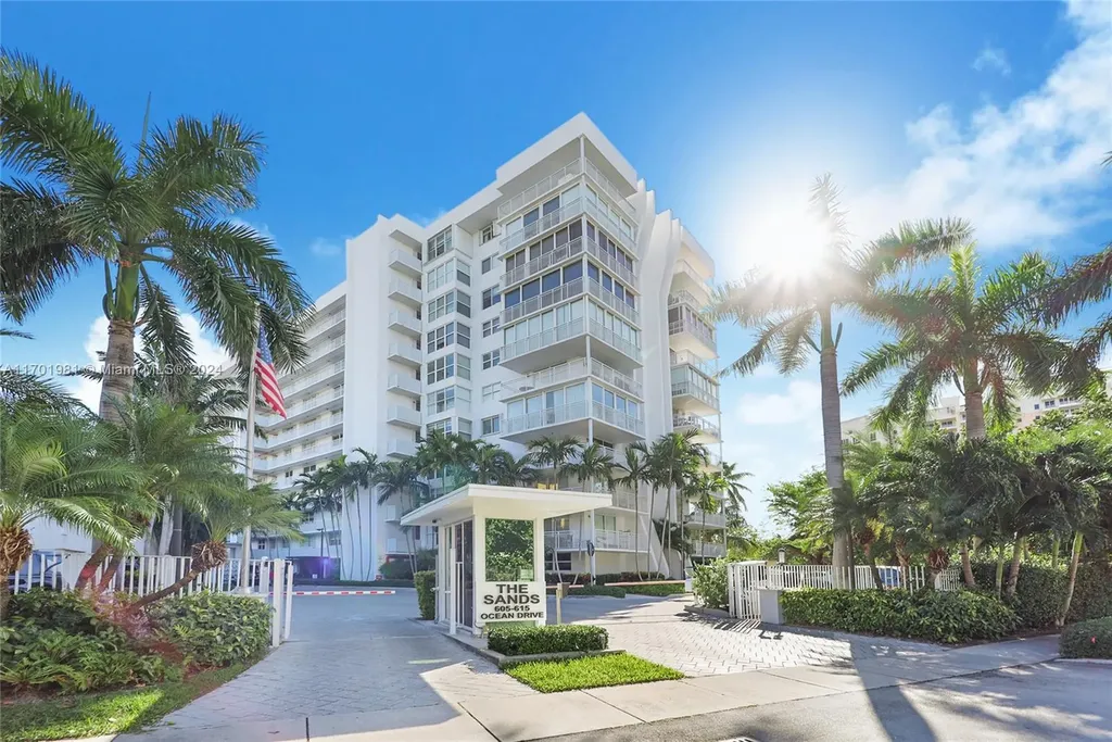 605 Ocean Drive Key Biscayne FL 33149