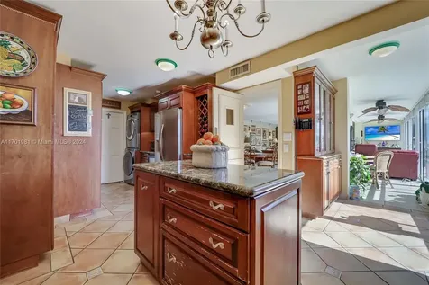 605 Ocean Drive Key Biscayne FL 33149